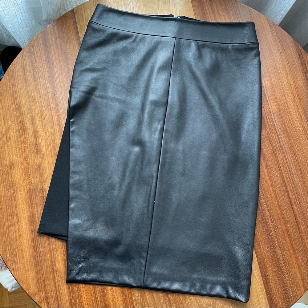 NWOT Danier Sz 4 Leather Side-Slit Pencil Skirt Black